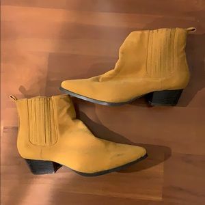 mustard suede boots!